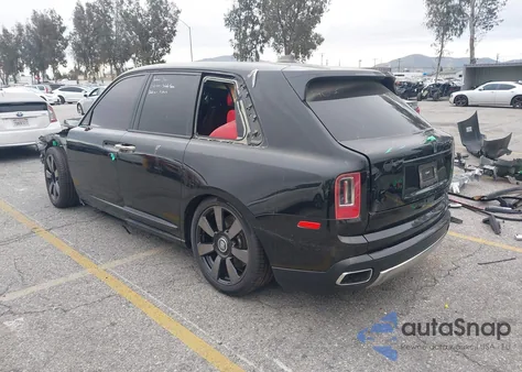 2022 Rolls-Royce Cullinan z USA, uszkodzony, nr VIN SLATV4C06NU214757
